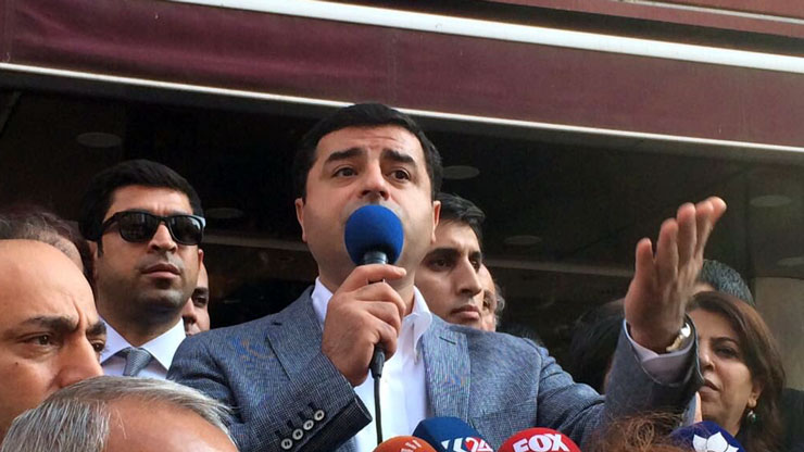 Demirtaş on the attacks of municipalities – Diyarbakir